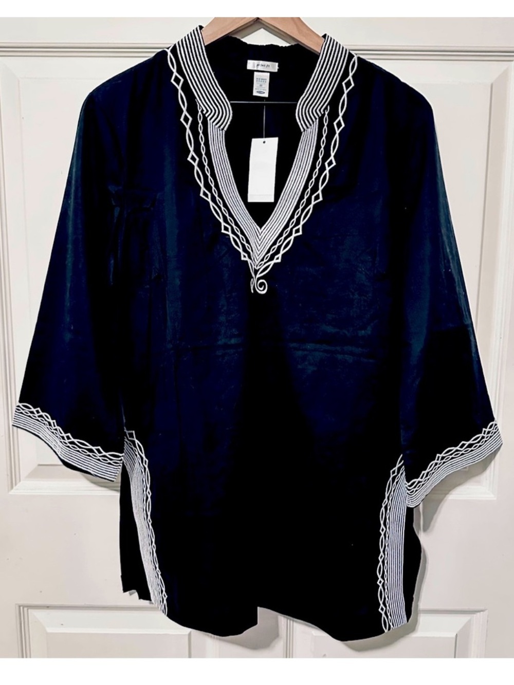 Old Navy | Top | Vintage Black Tunic with White Embroidery